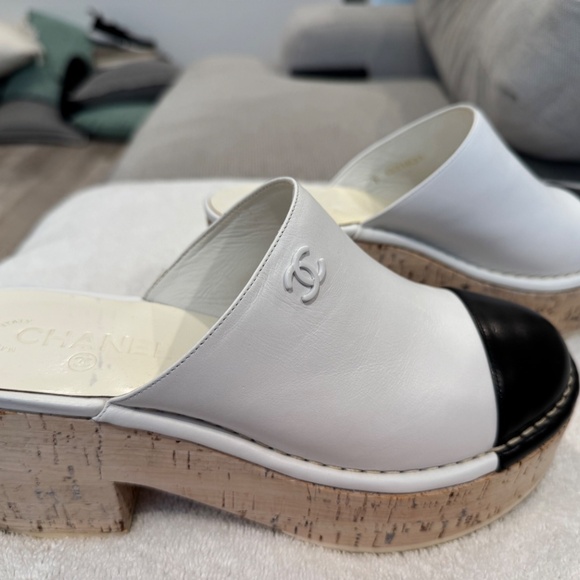 Chanel 2016 Interlocking CC Mule Size 39 white and black - Picture 3 of 8